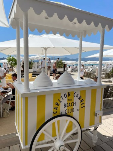 chariot-exterieur-glaces-plage-terrasse-carlton-cannes-2