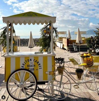 Outdoor ice cream cart – CARLTON de Cannes