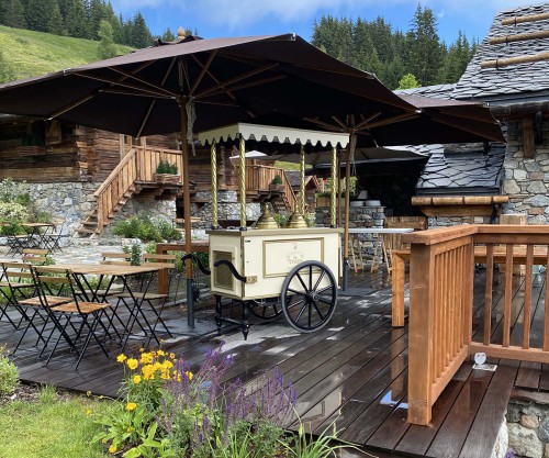 chariot-glaces-exterieur-restaurant-montagne-saisons (2).jpg